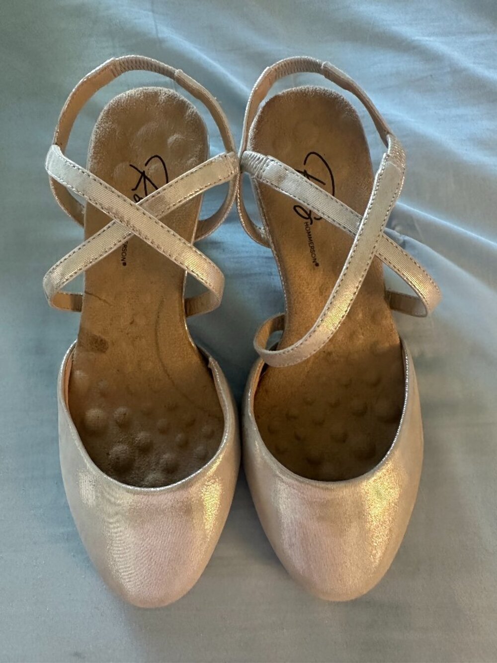 Gorgeous 8 1/2 WW shoes